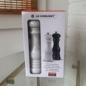 Le Creuset salt and pepper grinders / shakers